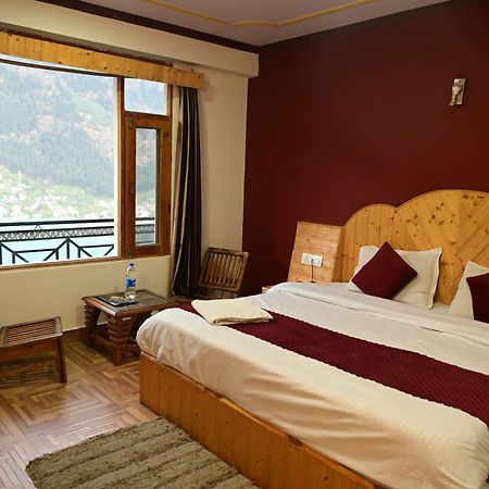 Krishana Cottage A Pure Veg !!!300 M From Hadimba Temple!!!Balcony Rooms!!!Veg Restaurant!!!Couple Friendly!!!Family Cottage!!! Manāli Exterior foto